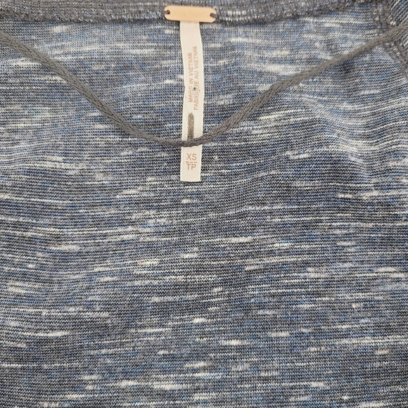 FREE PEOPLE HENLEY STYLE LONG SLEEVE TOP SIZE XS - Picture 6 of 7